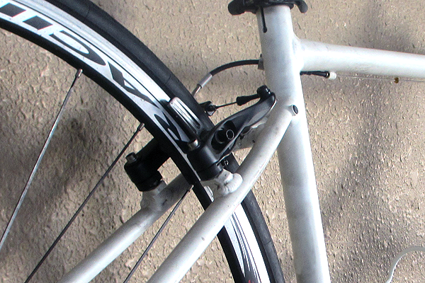 自転車のVブレーキの特徴や種類について - ESCAPE Airと自転車ライフ