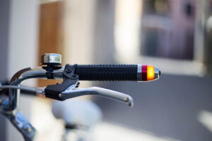自転車用ウインカー・方向指示器が普及しない理由を考えた